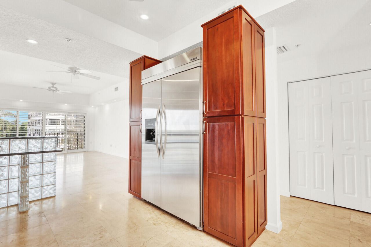 1640 Presidential Way, Unit 501, West Palm Beach, FL 33401 Photo