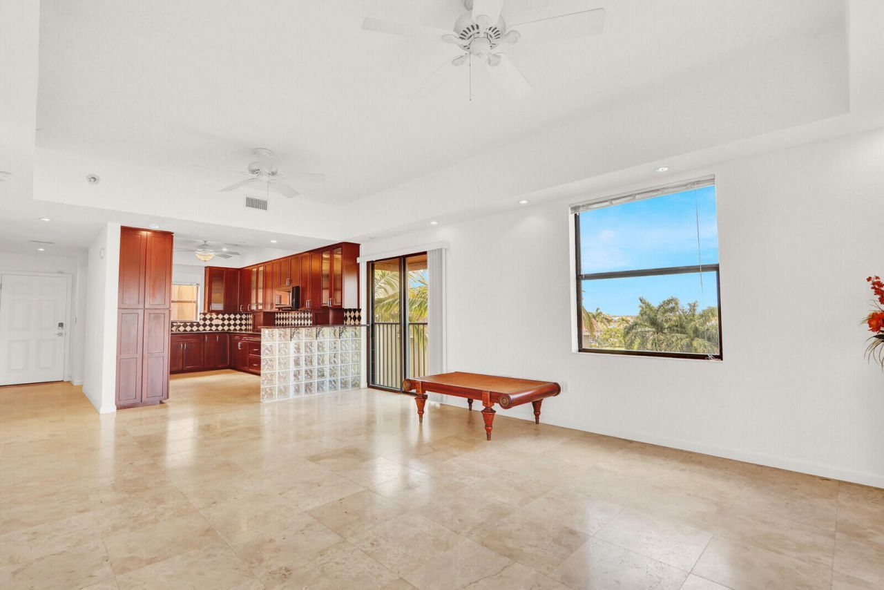 1640 Presidential Way, Unit 501, West Palm Beach, FL 33401 Photo