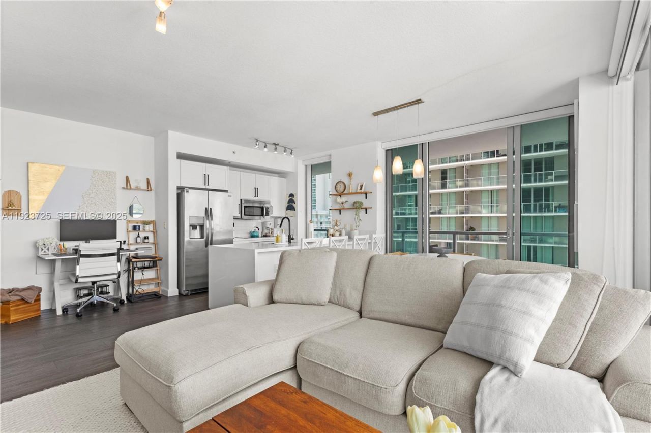 1111 SW 1st Ave, Unit 2614-N, Miami, FL 33130 Photo