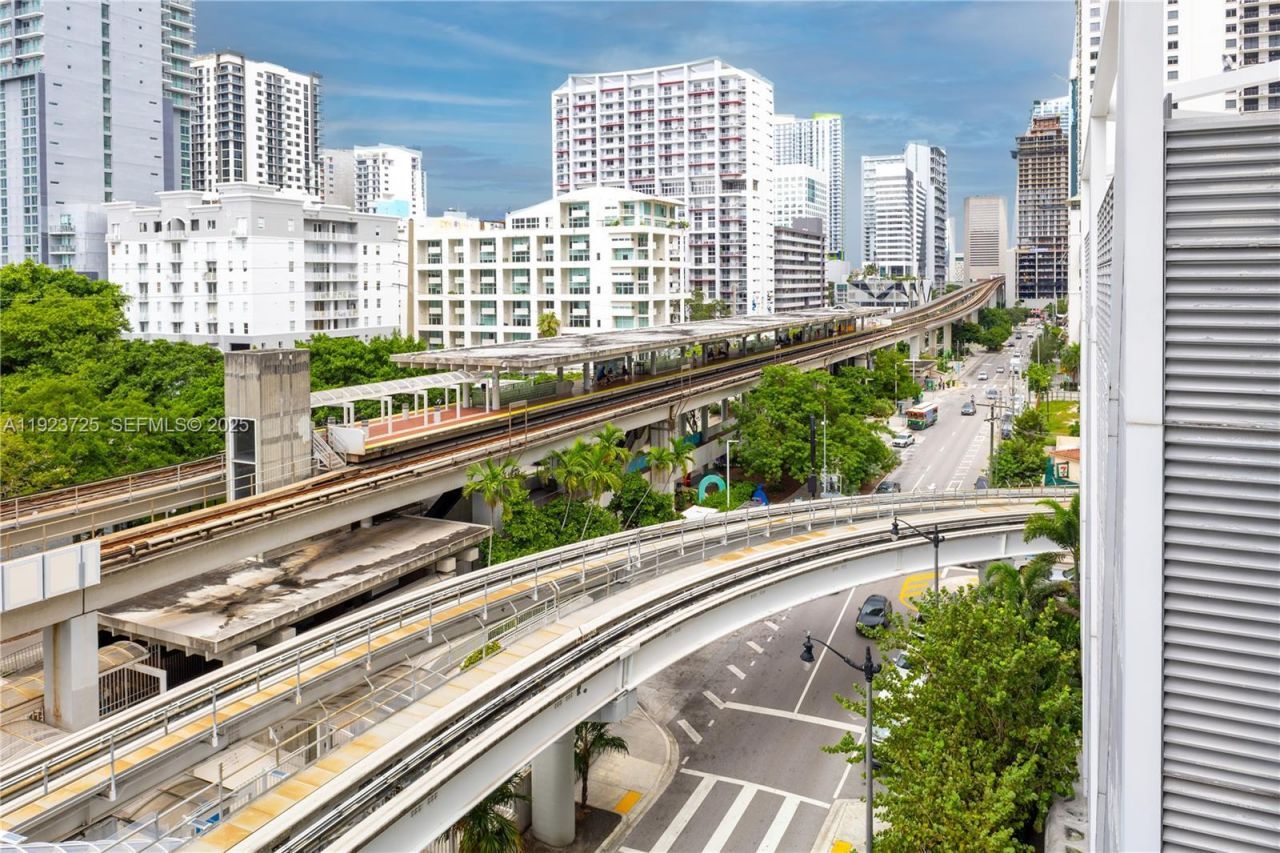 1111 SW 1st Ave, Unit 2614-N, Miami, FL 33130 Photo