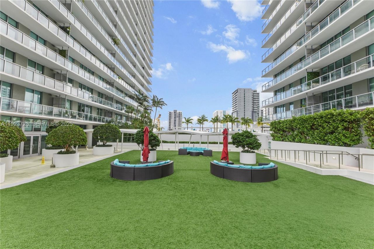 1111 SW 1st Ave, Unit 2614-N, Miami, FL 33130 Photo