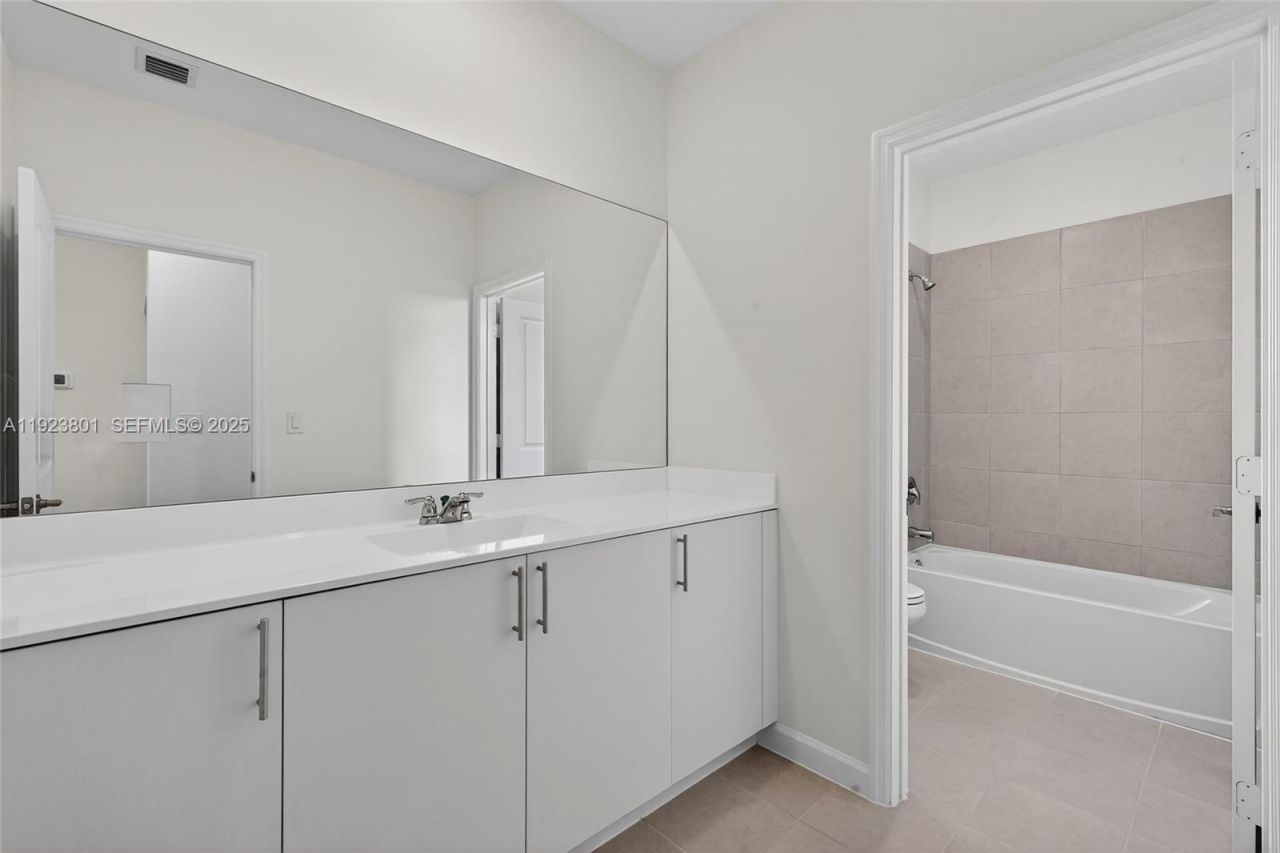 19431 340th Street, Miami, FL 33034 Photo