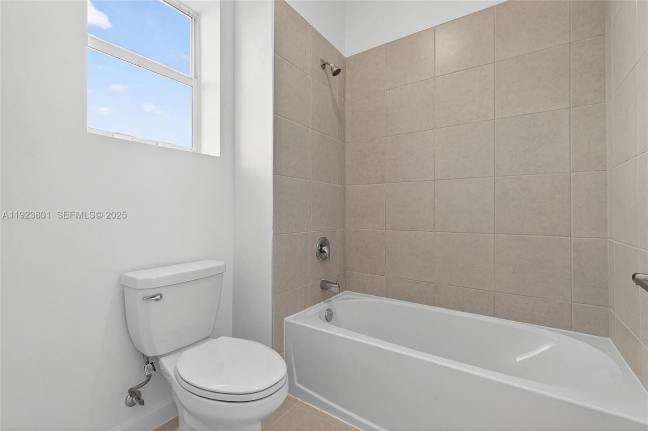 19431 340th Street, Miami, FL 33034 Photo