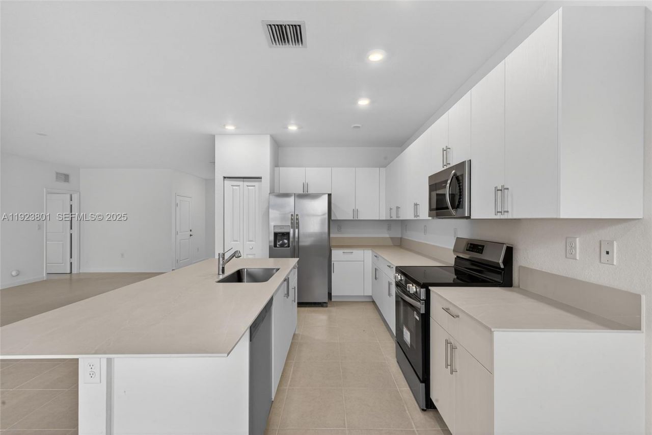 19431 340th Street, Miami, FL 33034 Photo