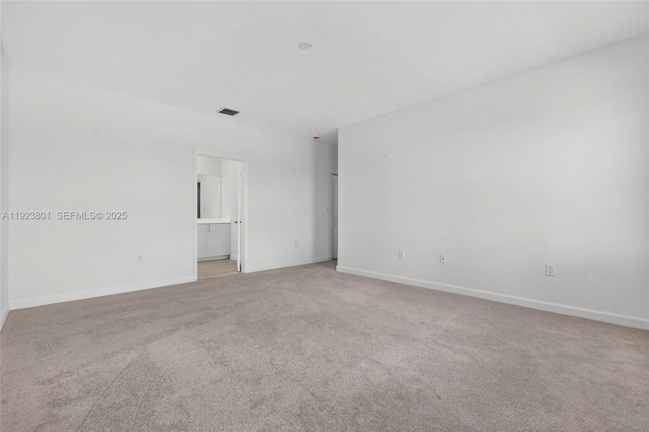 19431 340th Street, Miami, FL 33034 Photo