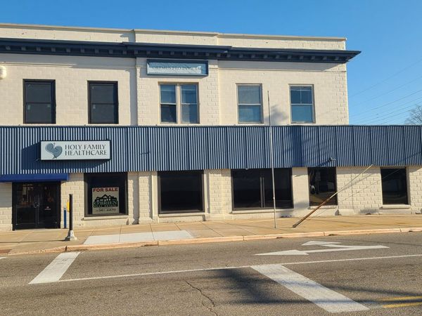 2 E Main Street, Hartford, MI 49057