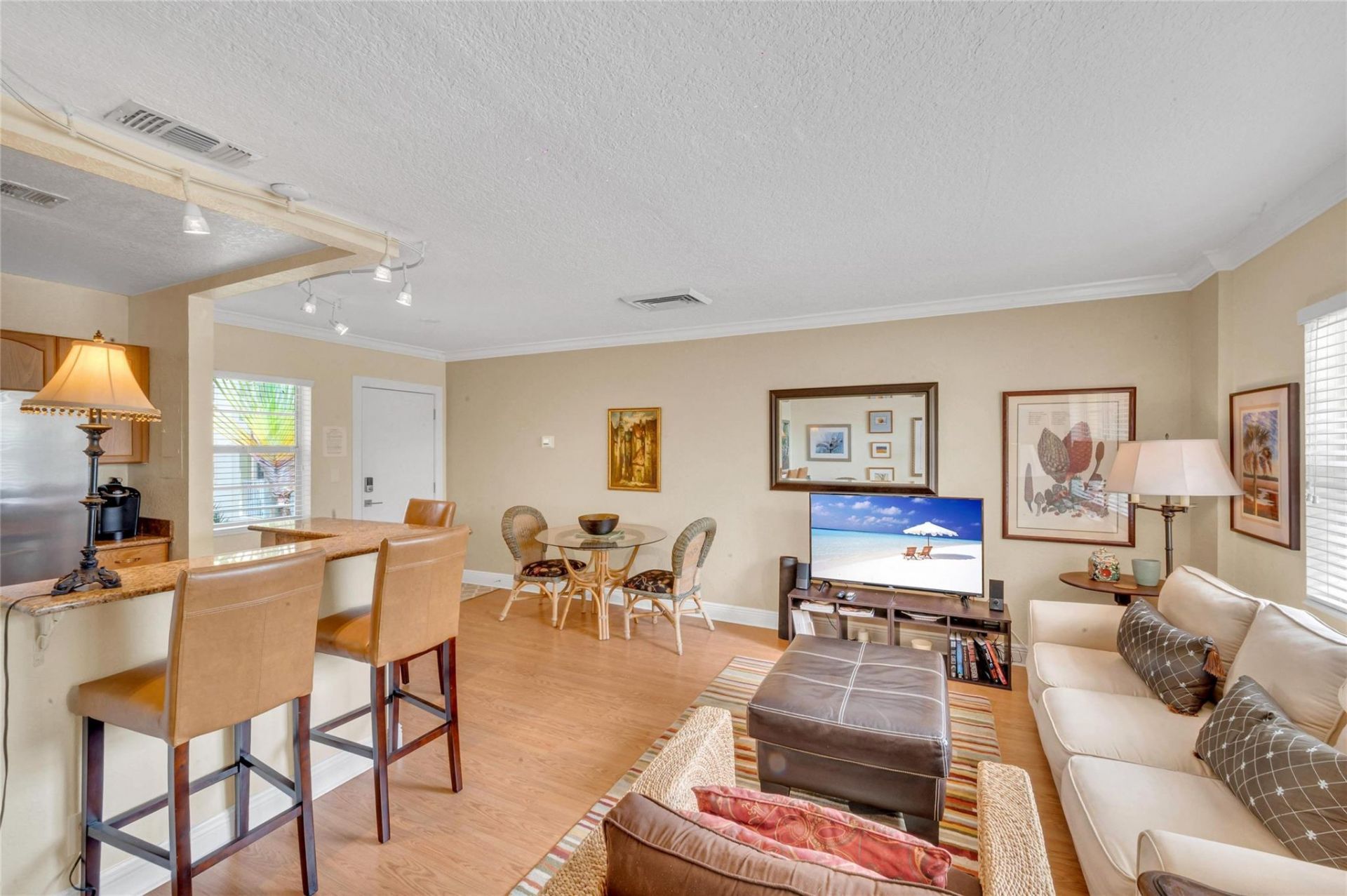 341 N Birch Road, Unit 204, Fort Lauderdale, FL 33304 Photo