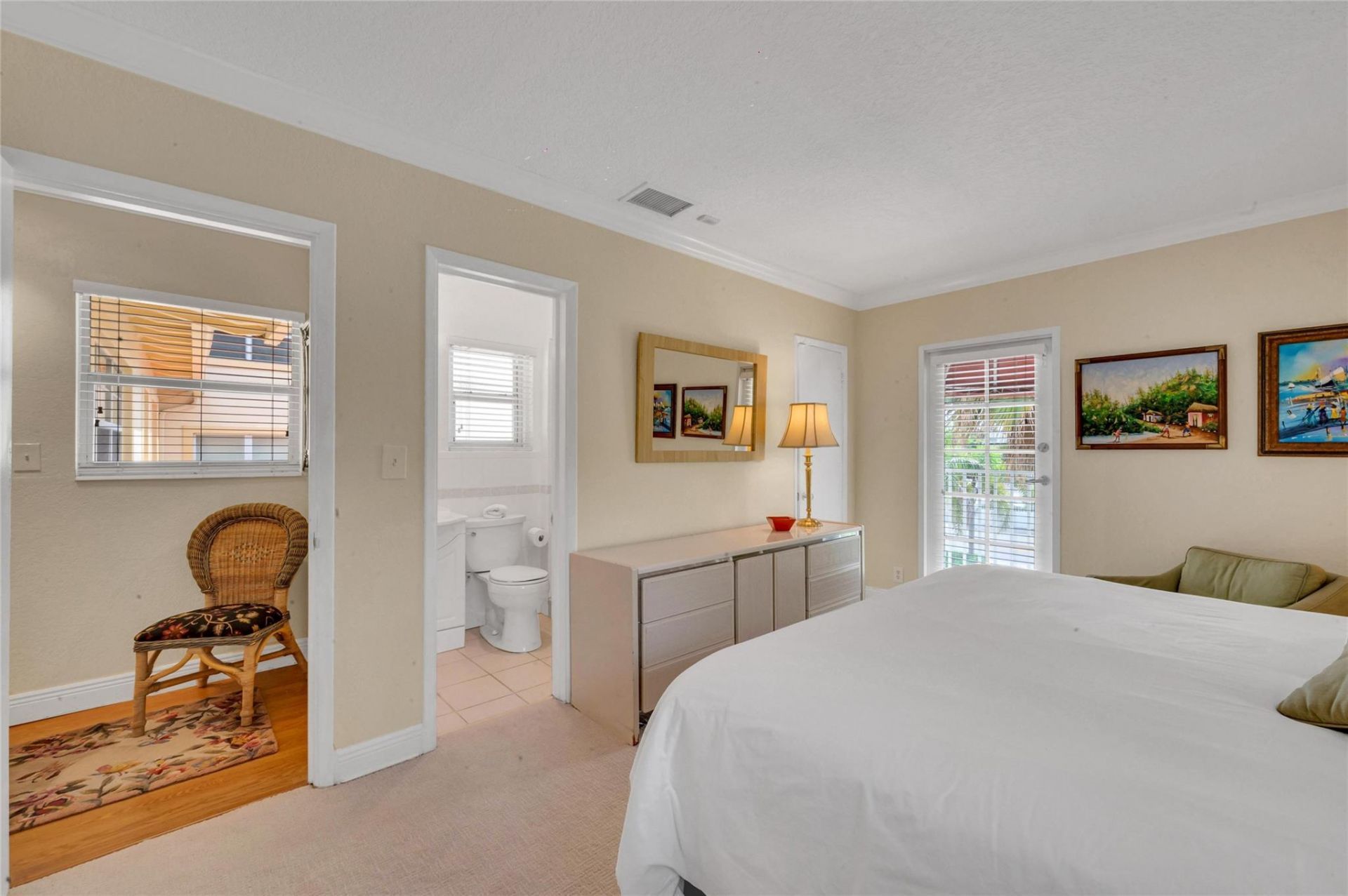 341 N Birch Road, Unit 204, Fort Lauderdale, FL 33304 Photo