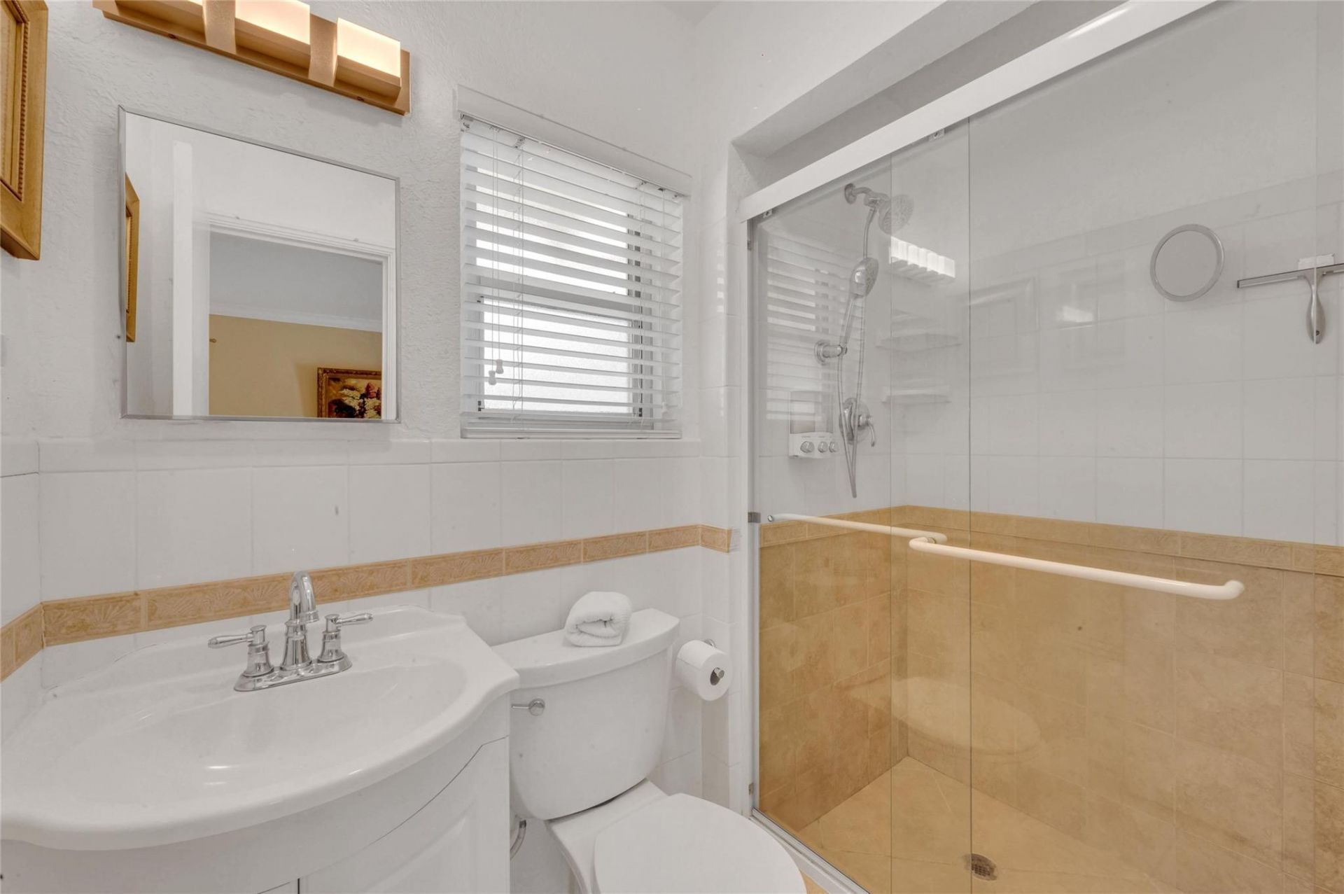 341 N Birch Road, Unit 204, Fort Lauderdale, FL 33304 Photo