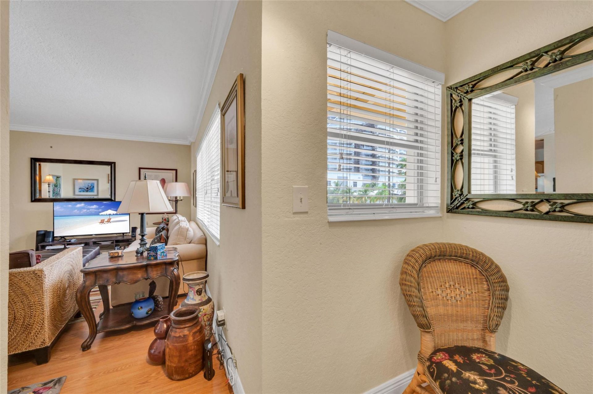 341 N Birch Road, Unit 204, Fort Lauderdale, FL 33304 Photo