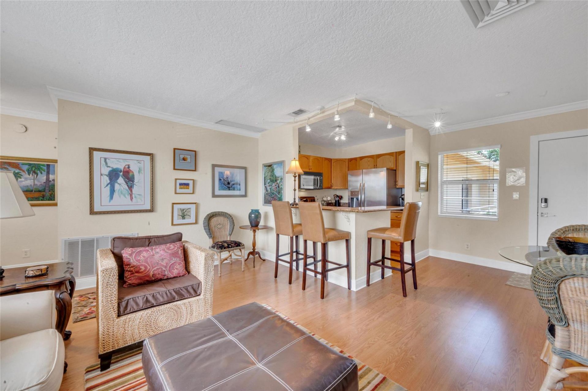 341 N Birch Road, Unit 204, Fort Lauderdale, FL 33304 Photo