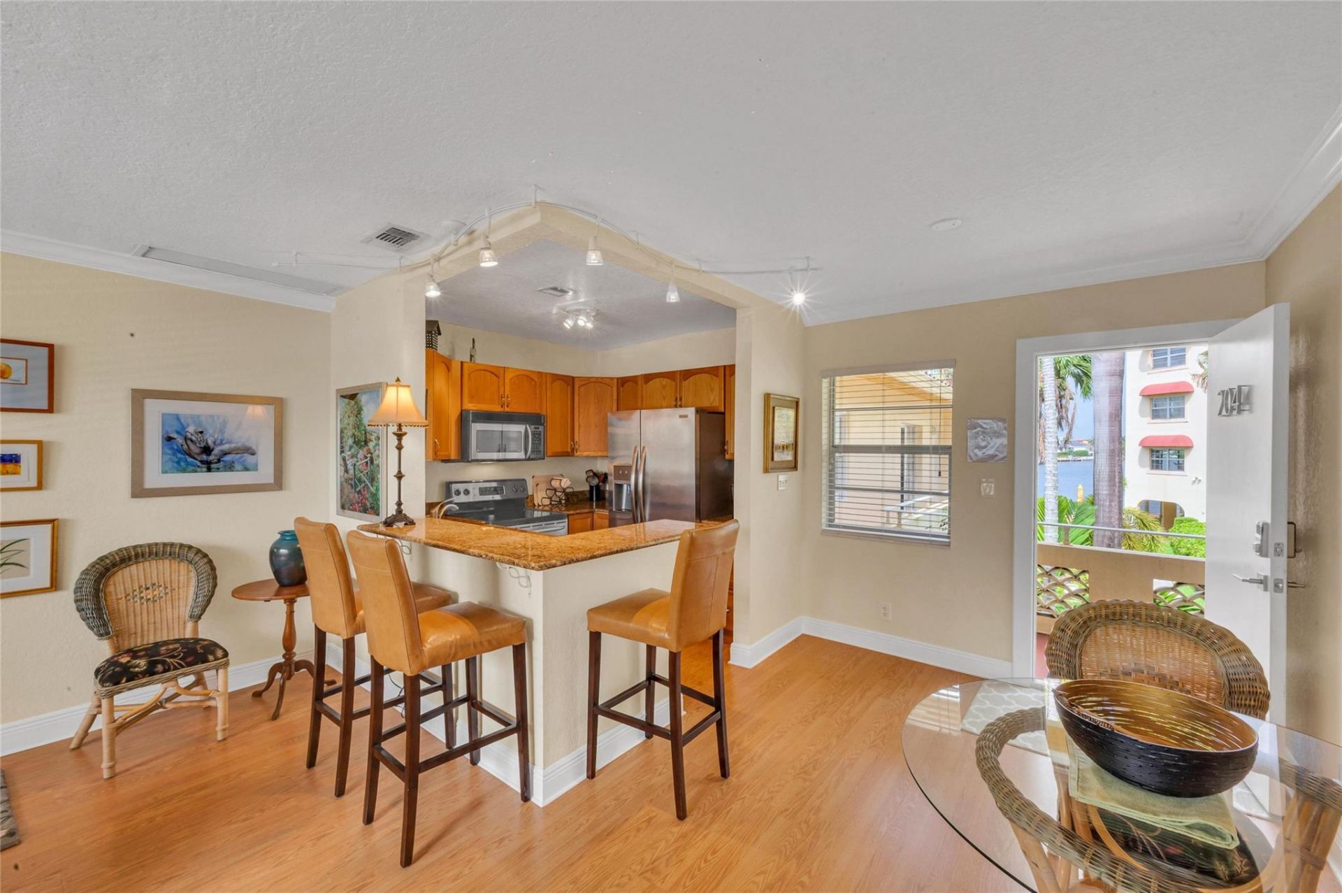 341 N Birch Road, Unit 204, Fort Lauderdale, FL 33304 Photo