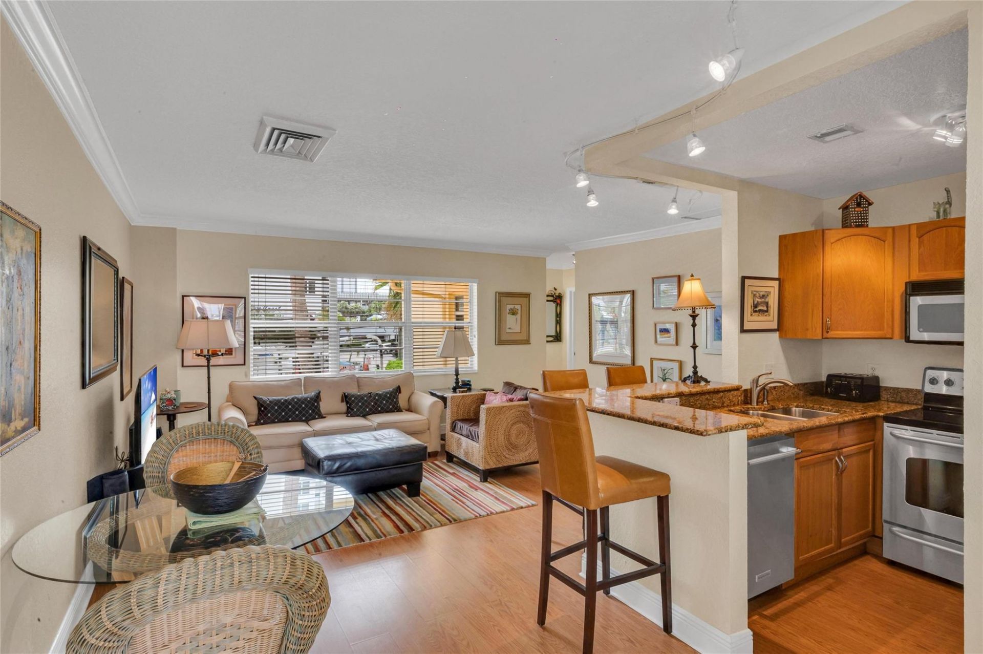 341 N Birch Road, Unit 204, Fort Lauderdale, FL 33304 Photo