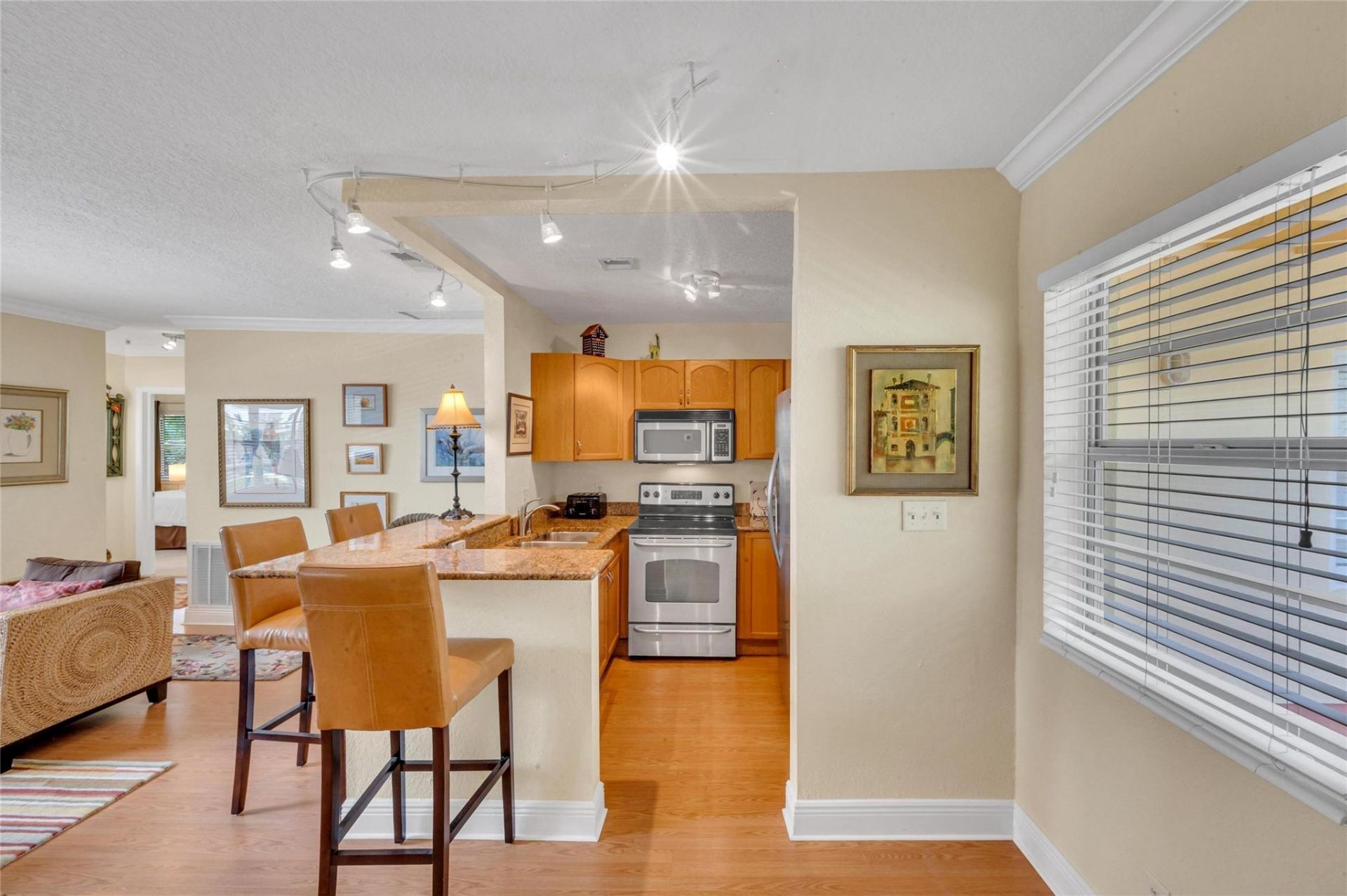 341 N Birch Road, Unit 204, Fort Lauderdale, FL 33304 Photo