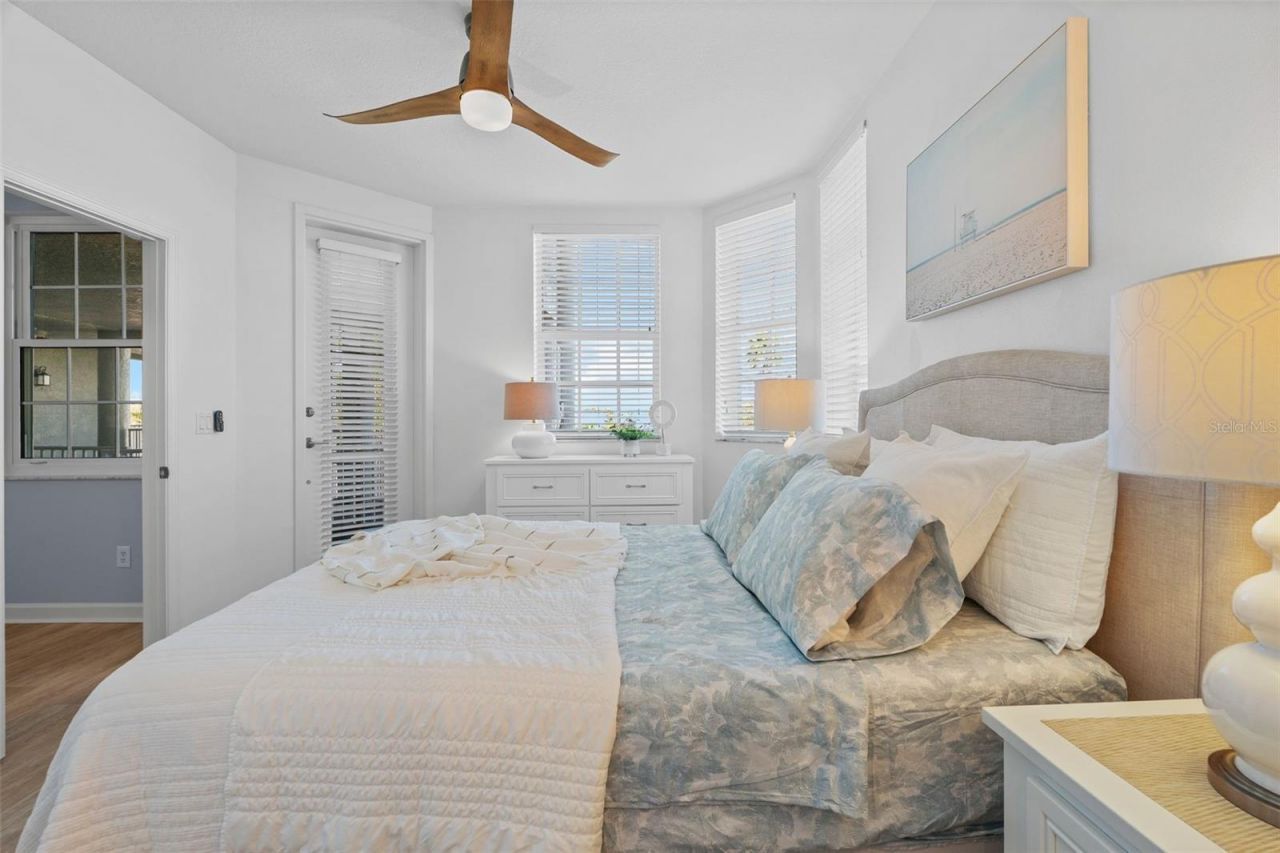 1240 Dolphin Bay Way, Unit 401, Sarasota, FL 34242 Photo