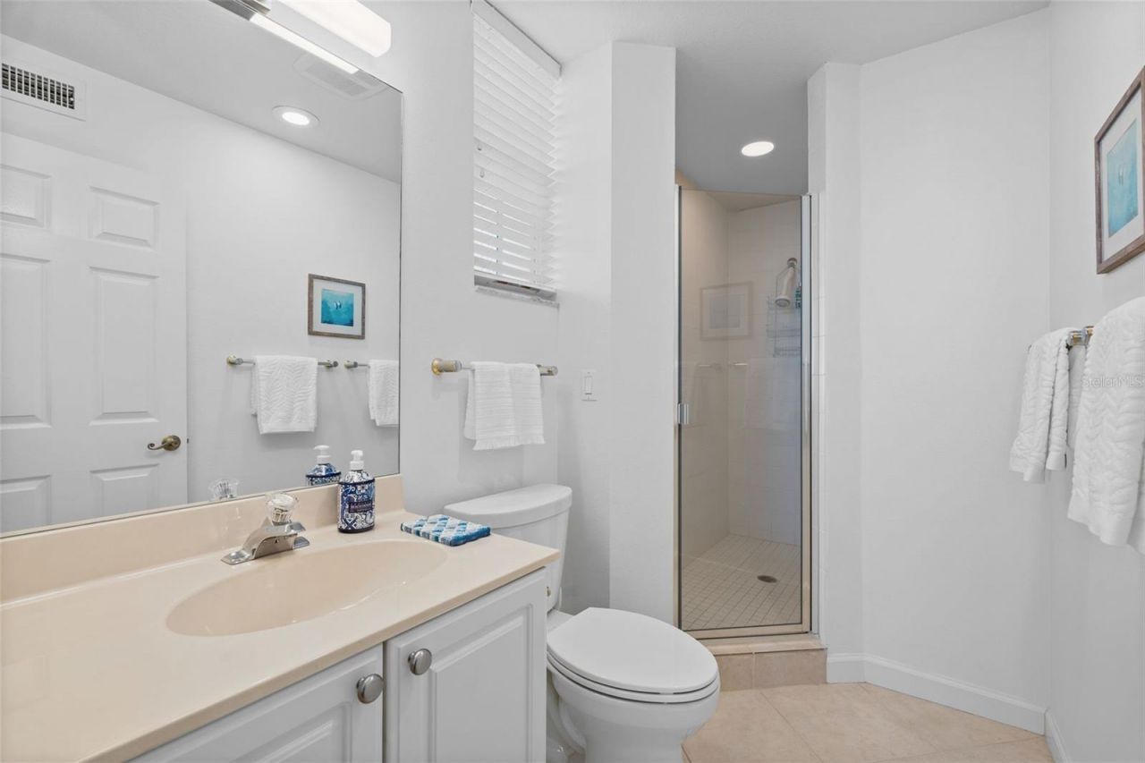 1240 Dolphin Bay Way, Unit 401, Sarasota, FL 34242 Photo