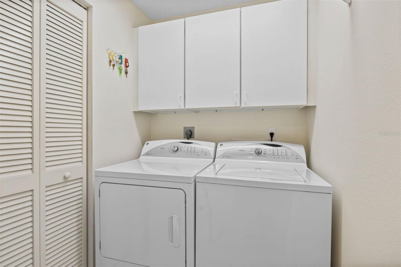 1240 Dolphin Bay Way, Unit 401, Sarasota, FL 34242 Photo