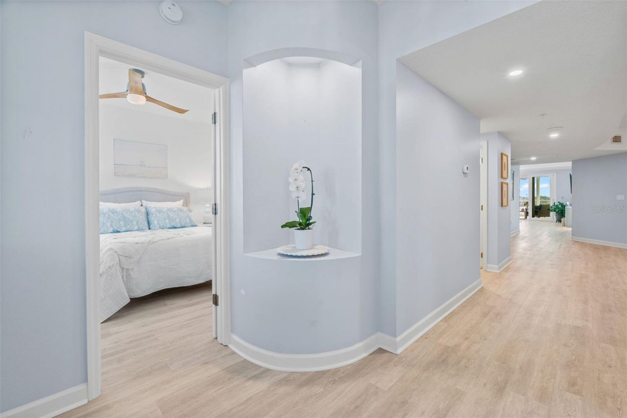 1240 Dolphin Bay Way, Unit 401, Sarasota, FL 34242 Photo