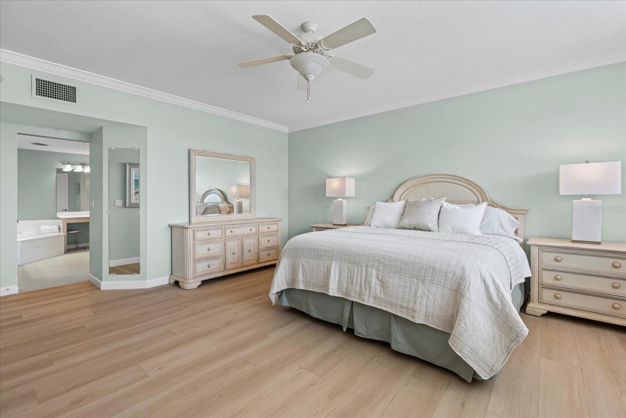 1260 Dolphin Bay Way, Unit 404, Sarasota, FL 34242 Photo