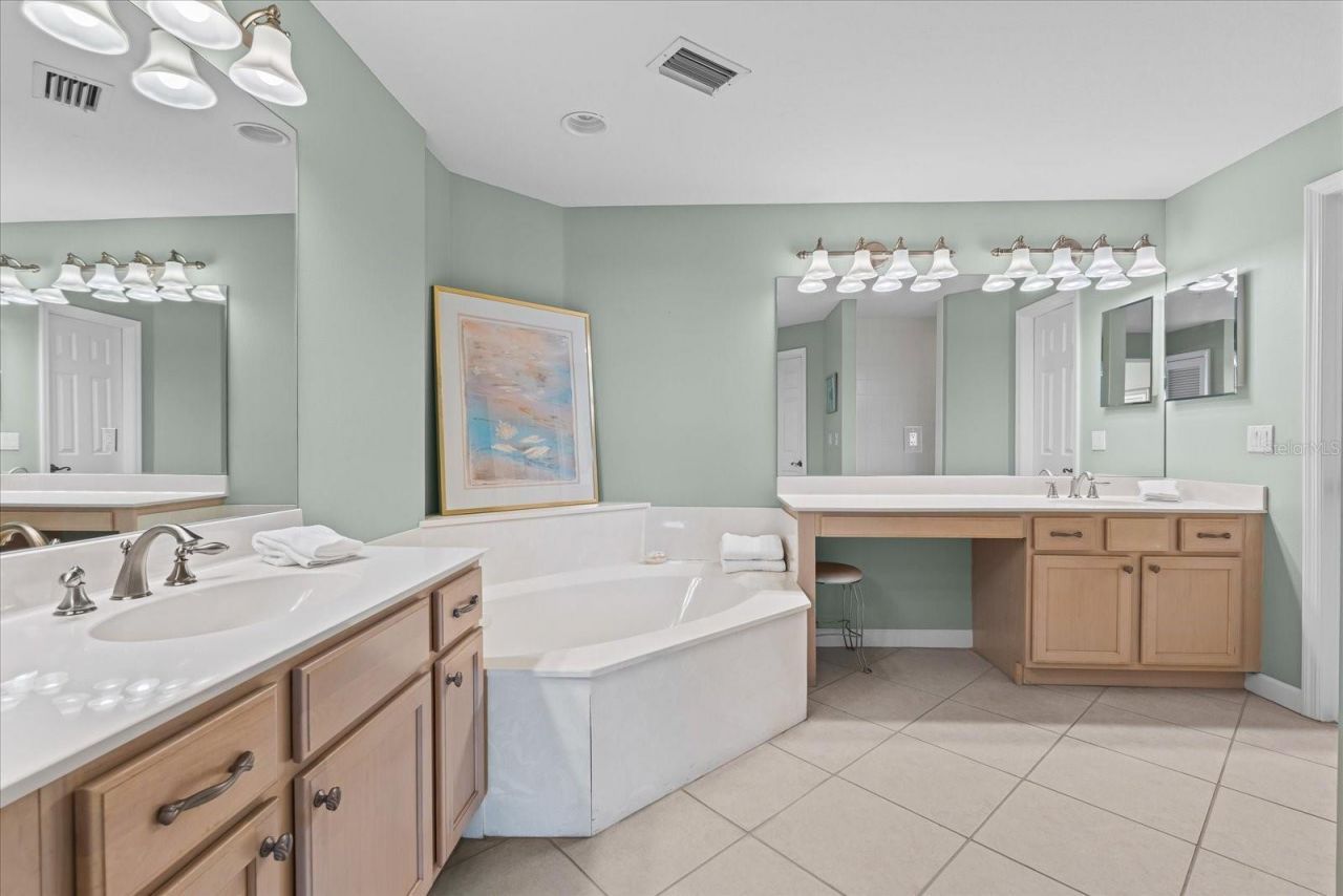 1260 Dolphin Bay Way, Unit 404, Sarasota, FL 34242 Photo
