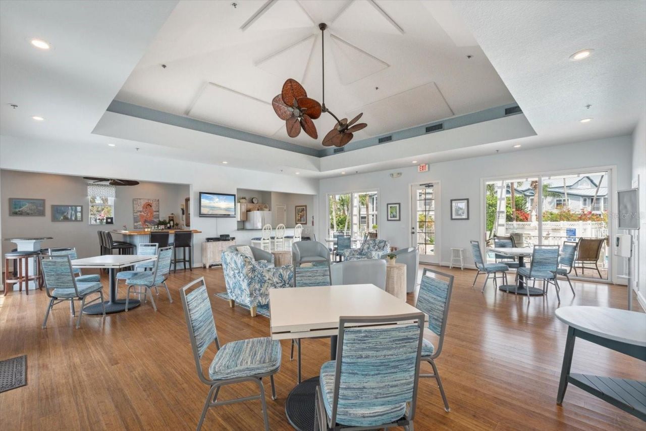 1260 Dolphin Bay Way, Unit 404, Sarasota, FL 34242 Photo