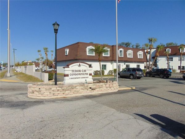 9119 TUDOR DRIVE, Unit E102, TAMPA, FL 33615