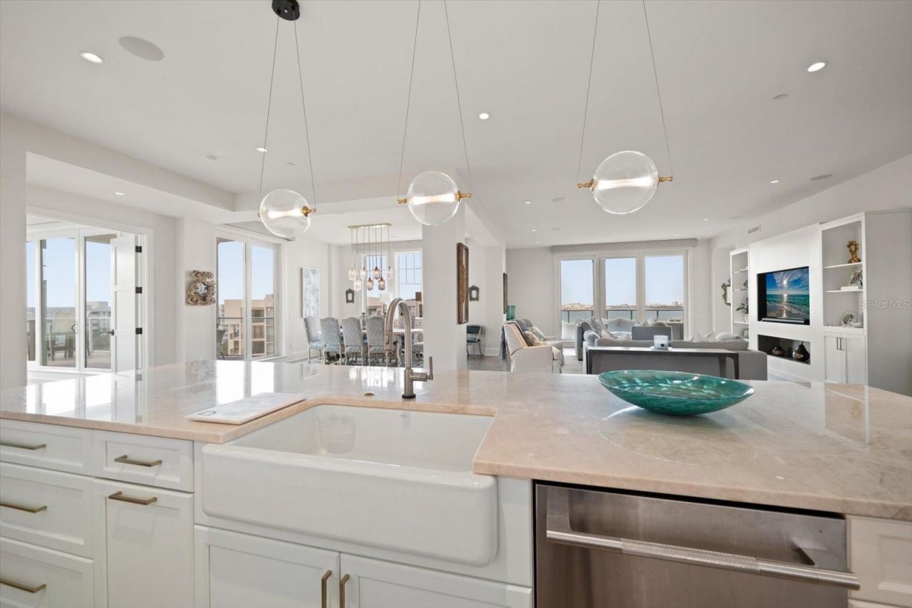 8 Palm Terrace, Unit 605, Belleair, FL 33756 Photo