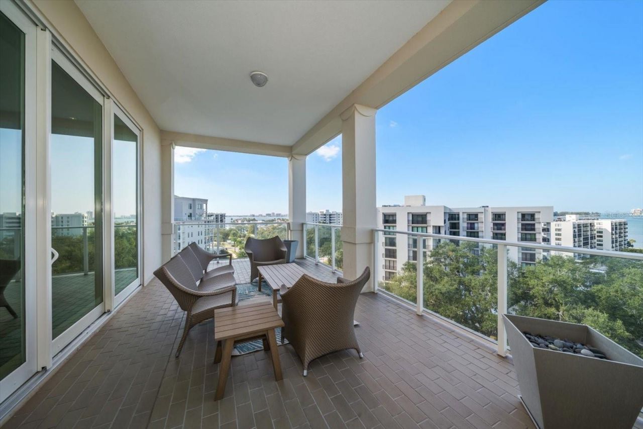 8 Palm Terrace, Unit 605, Belleair, FL 33756 Photo