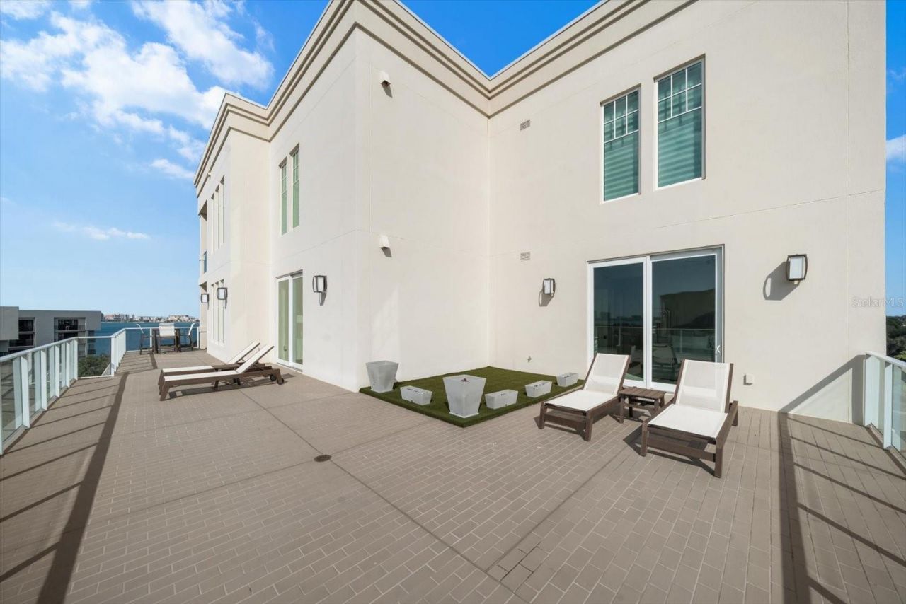 8 Palm Terrace, Unit 605, Belleair, FL 33756 Photo