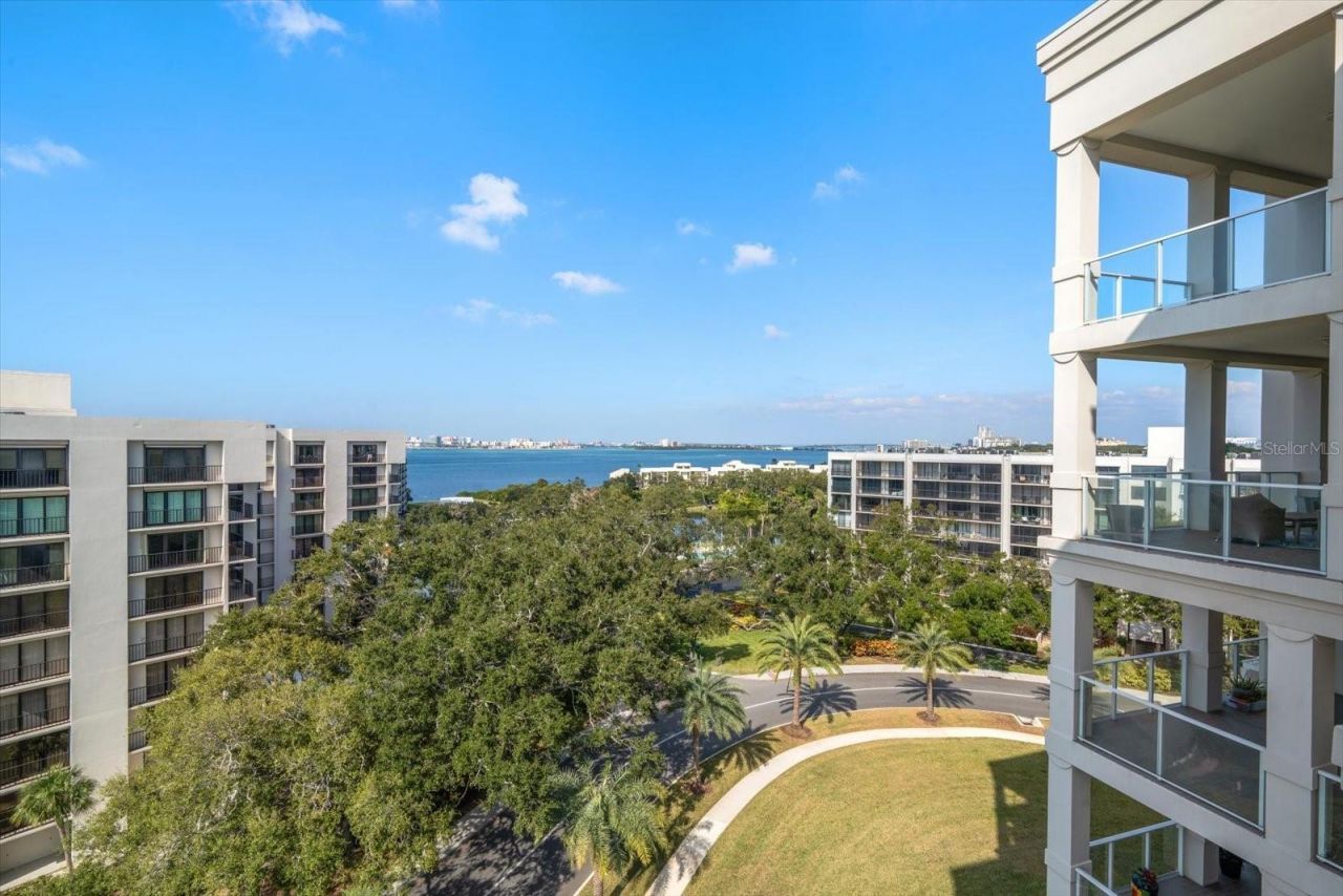 8 Palm Terrace, Unit 605, Belleair, FL 33756 Photo