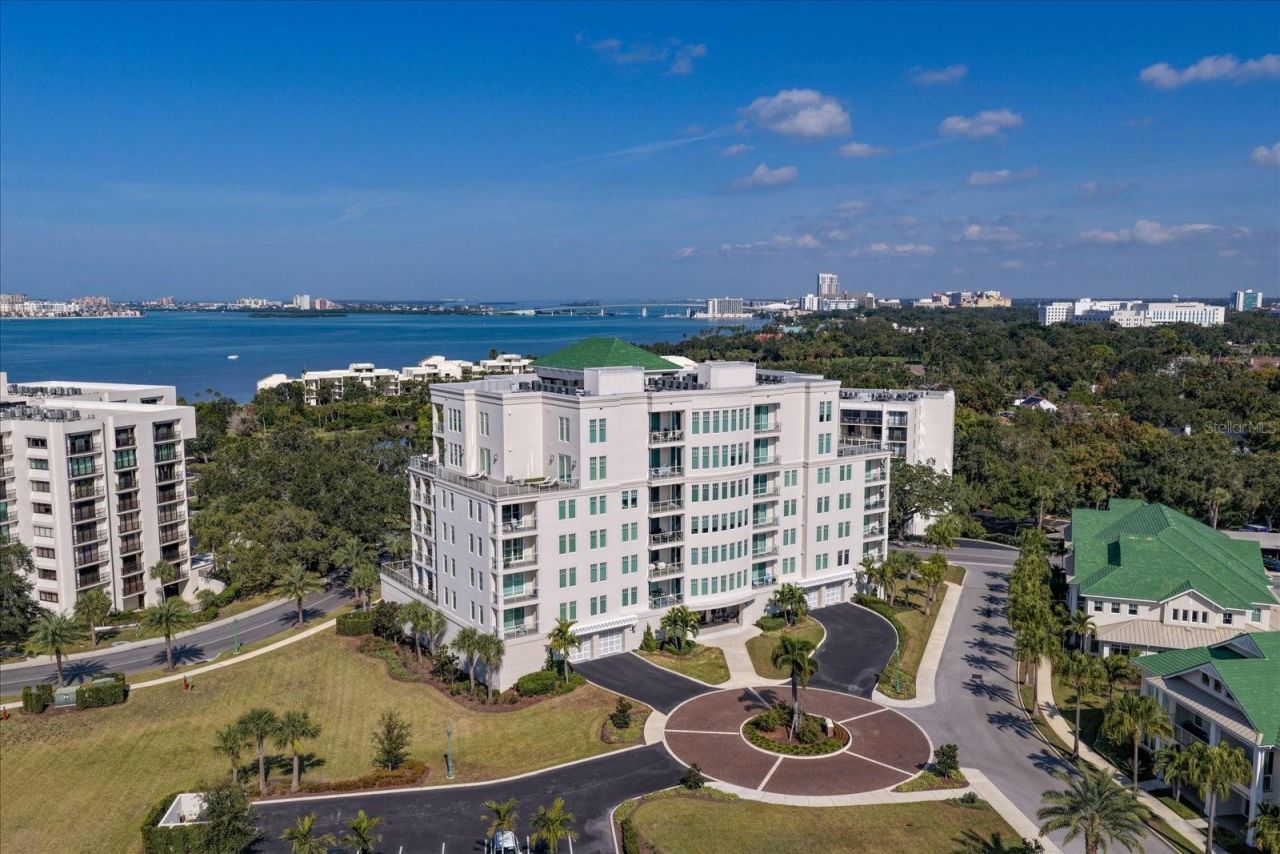 8 Palm Terrace, Unit 605, Belleair, FL 33756 Photo