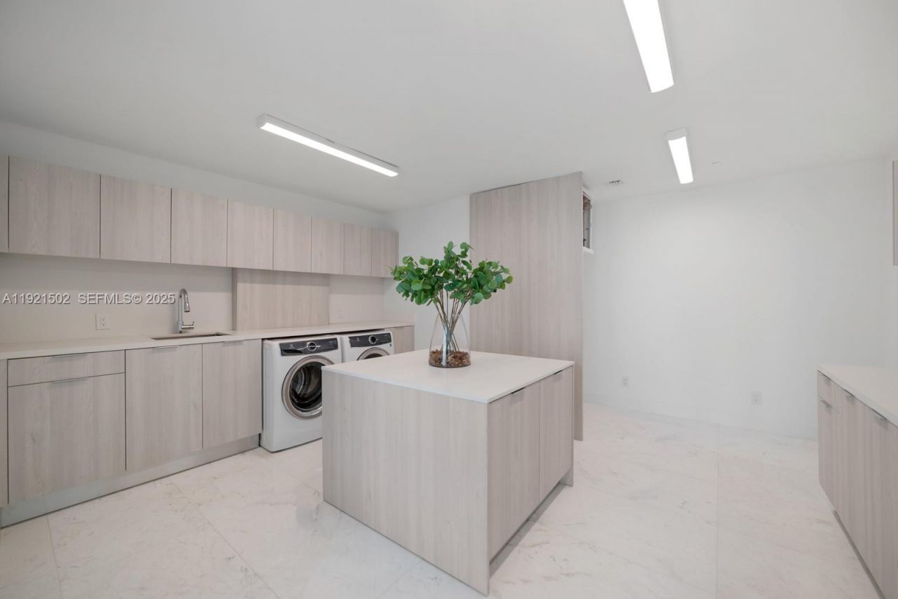 1643 Brickell Ave, Unit PH4902, Miami, FL 33129 Photo