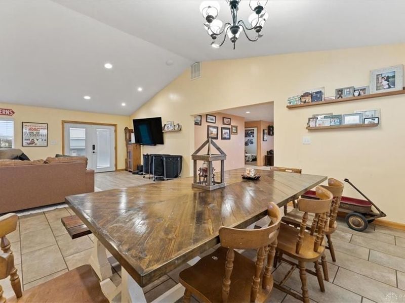 15566 Little Richmond Road, New Lebanon, OH 45345 Photo 23