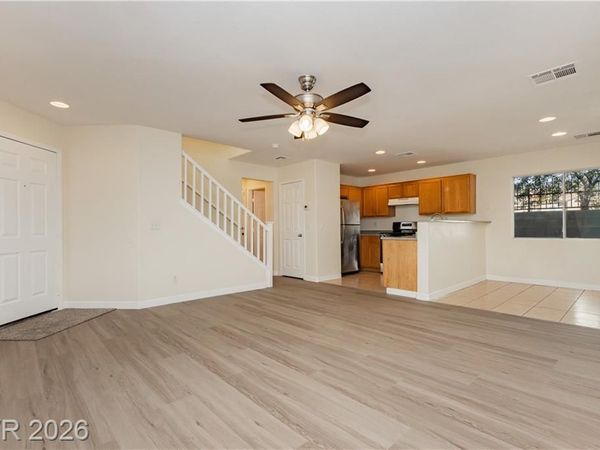 1072 Valetta Flat Avenue, Las Vegas, NV 89183