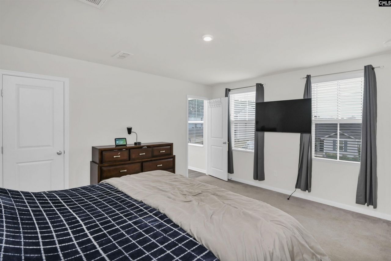 943 Sequoia Drive Photo 10