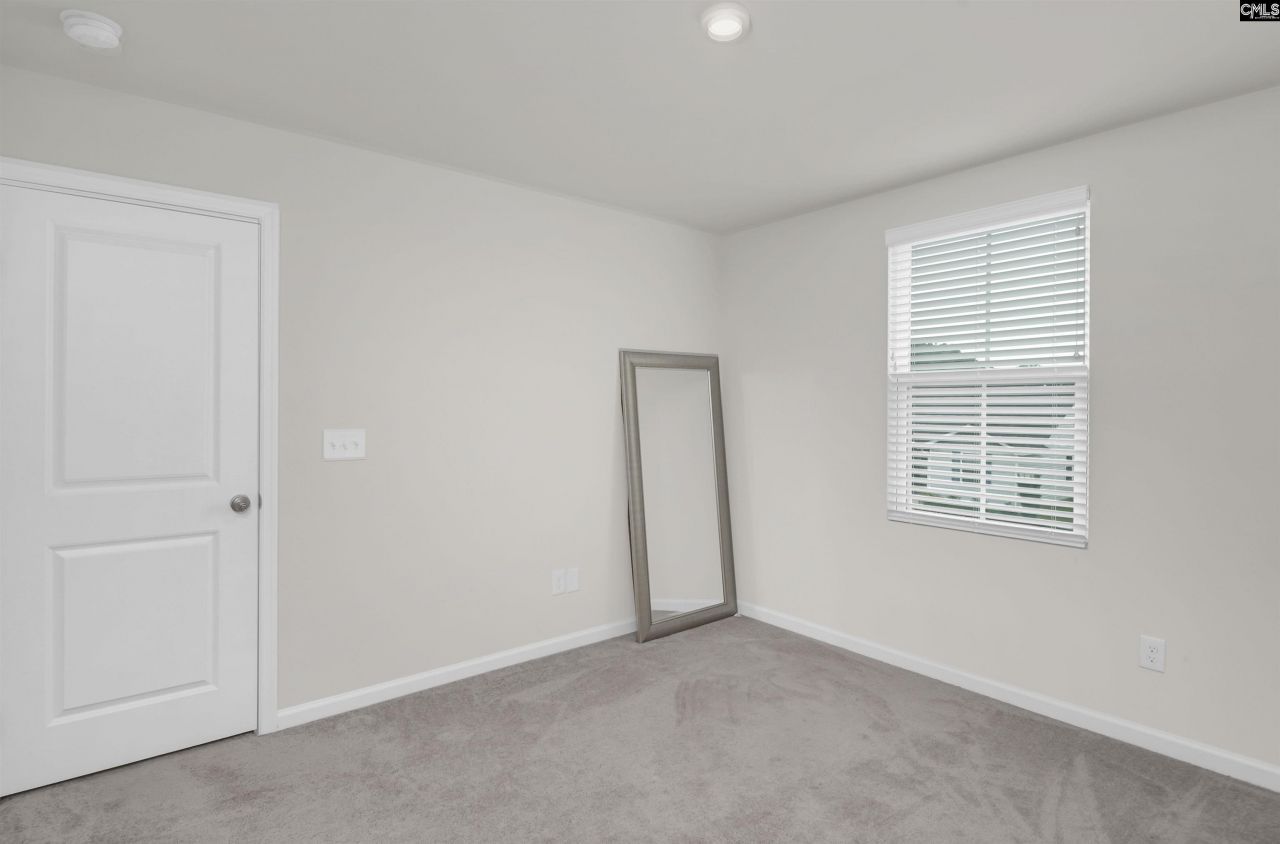 943 Sequoia Drive Photo 13