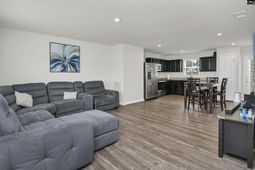 943 Sequoia Drive photo 4