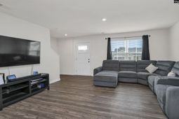 943 Sequoia Drive photo 4