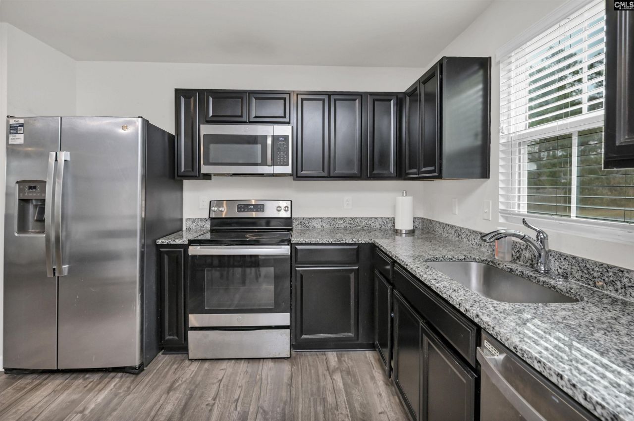 943 Sequoia Drive Photo 7