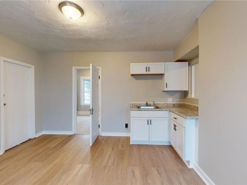 7803 Dearborn Avenue, Cleveland, OH 44102 Photo 21