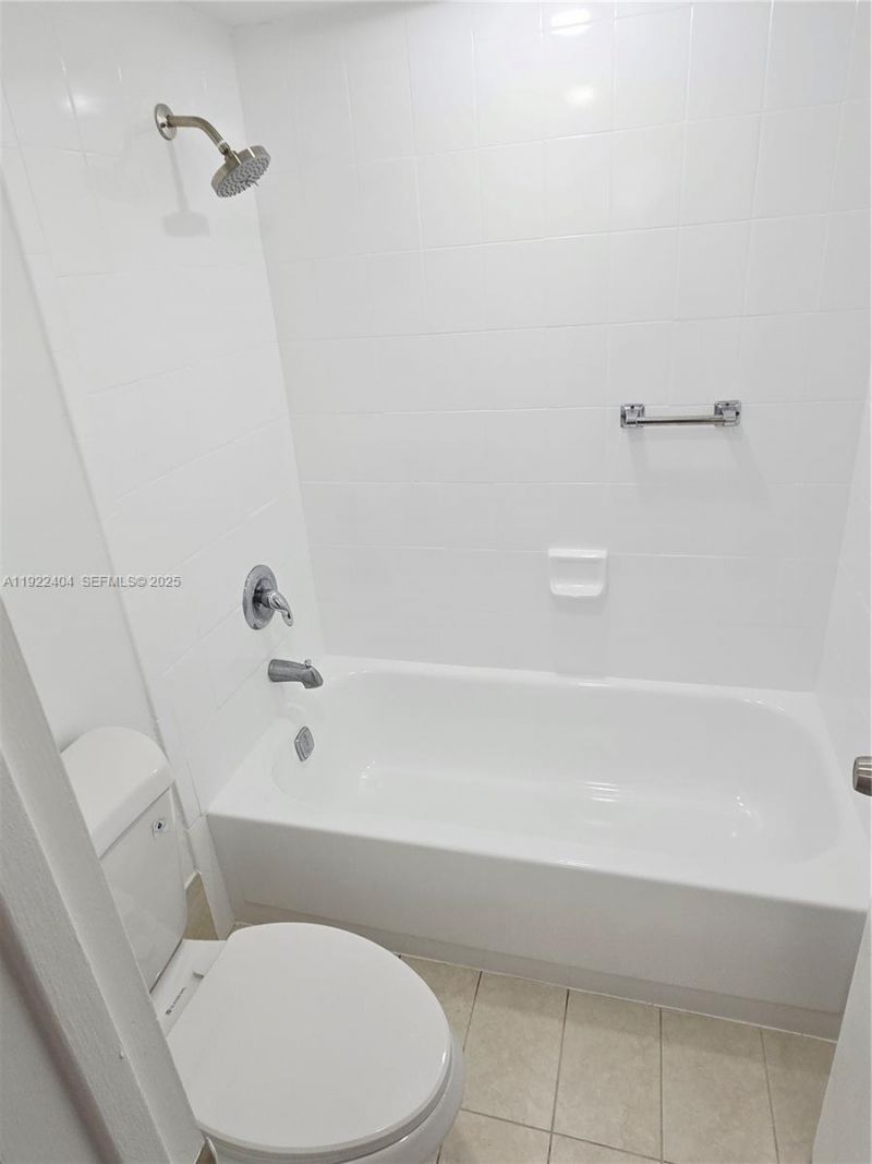 8821 W Flagler St, Unit 313, Miami, FL 33174 Photo