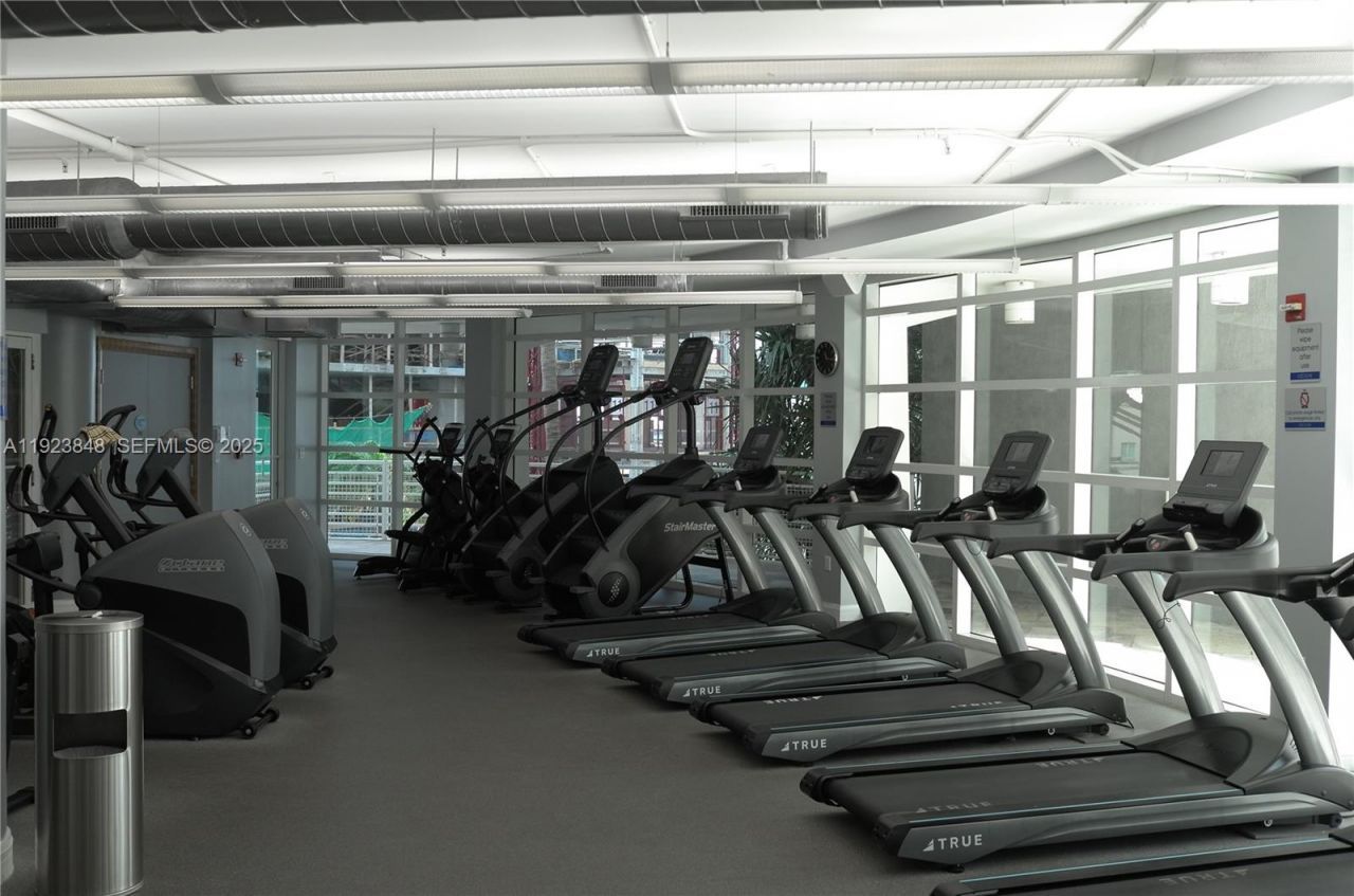 253 NE 2nd St, Unit 908, Miami, FL 33132 Photo