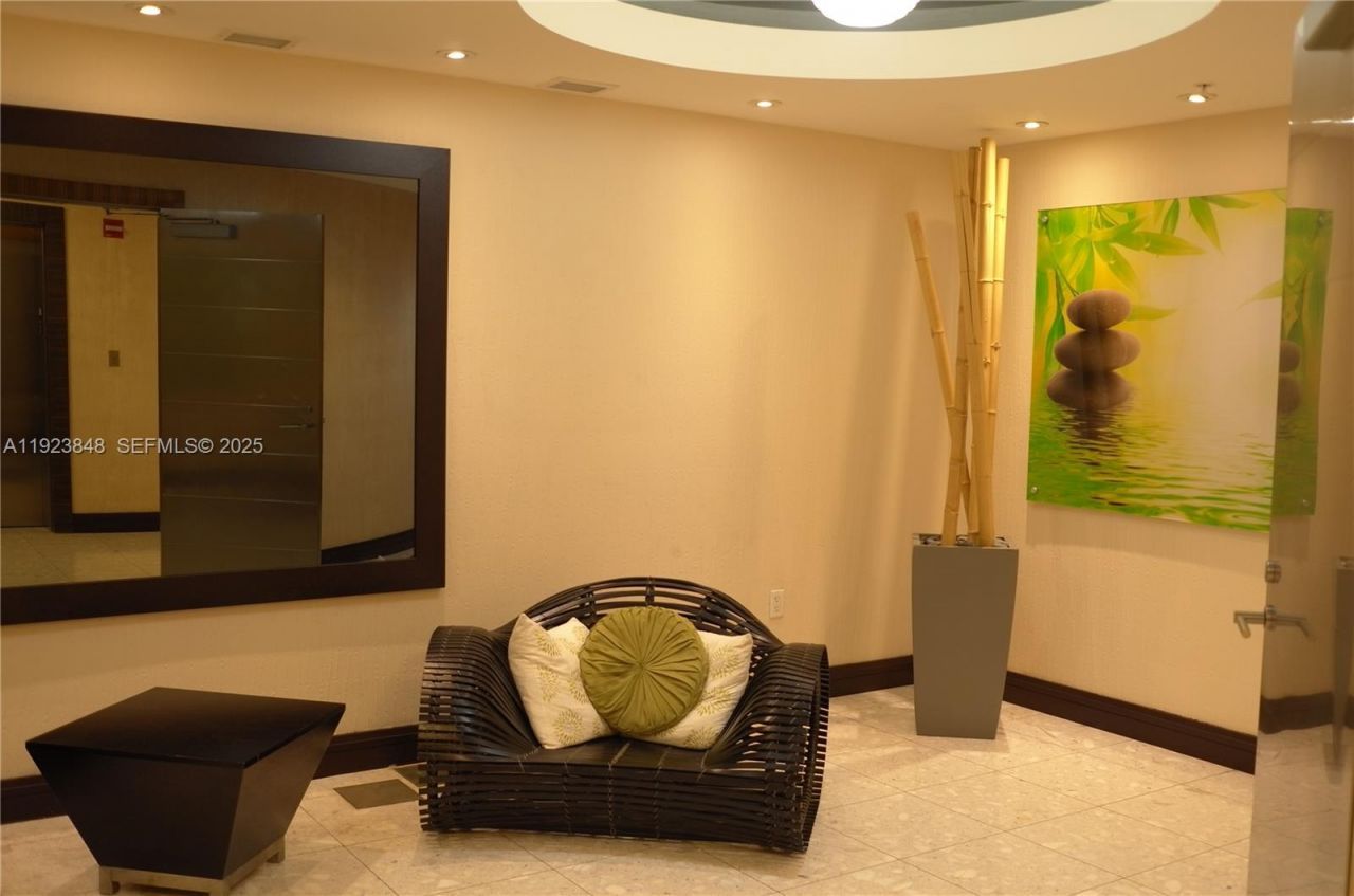 253 NE 2nd St, Unit 908, Miami, FL 33132 Photo