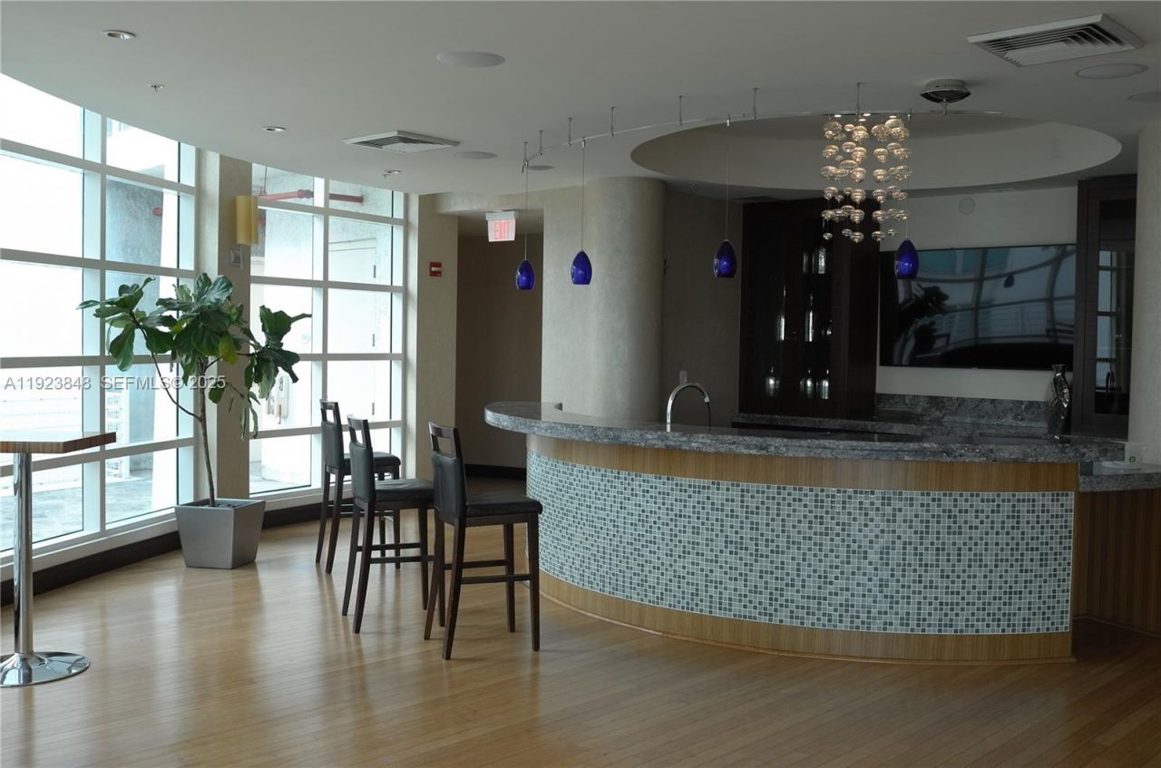 253 NE 2nd St, Unit 908, Miami, FL 33132 Photo