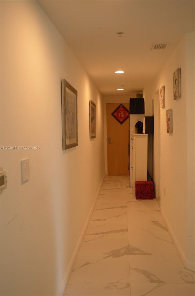 253 NE 2nd St, Unit 908, Miami, FL 33132 Photo