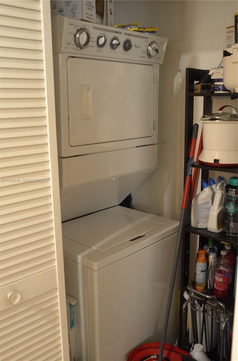 253 NE 2nd St, Unit 908, Miami, FL 33132 Photo