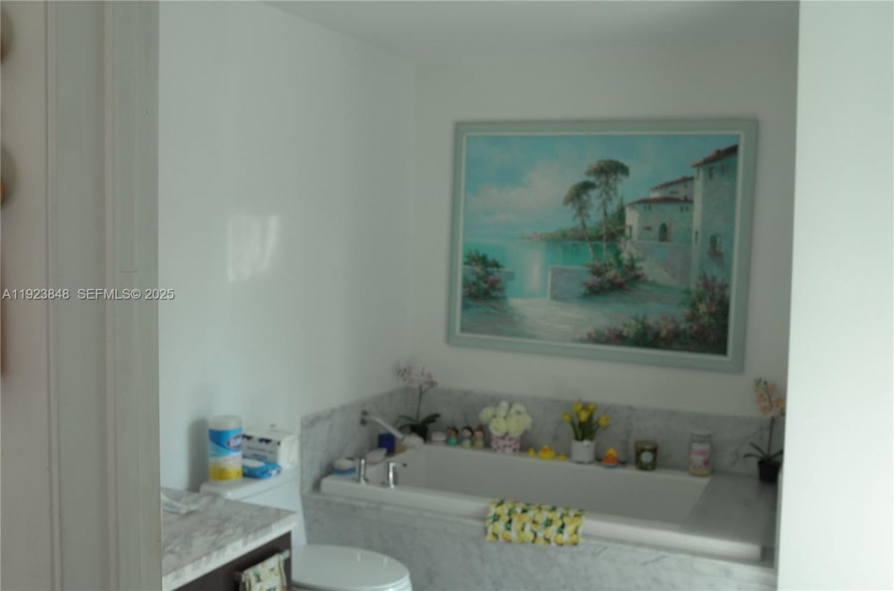 253 NE 2nd St, Unit 908, Miami, FL 33132 Photo