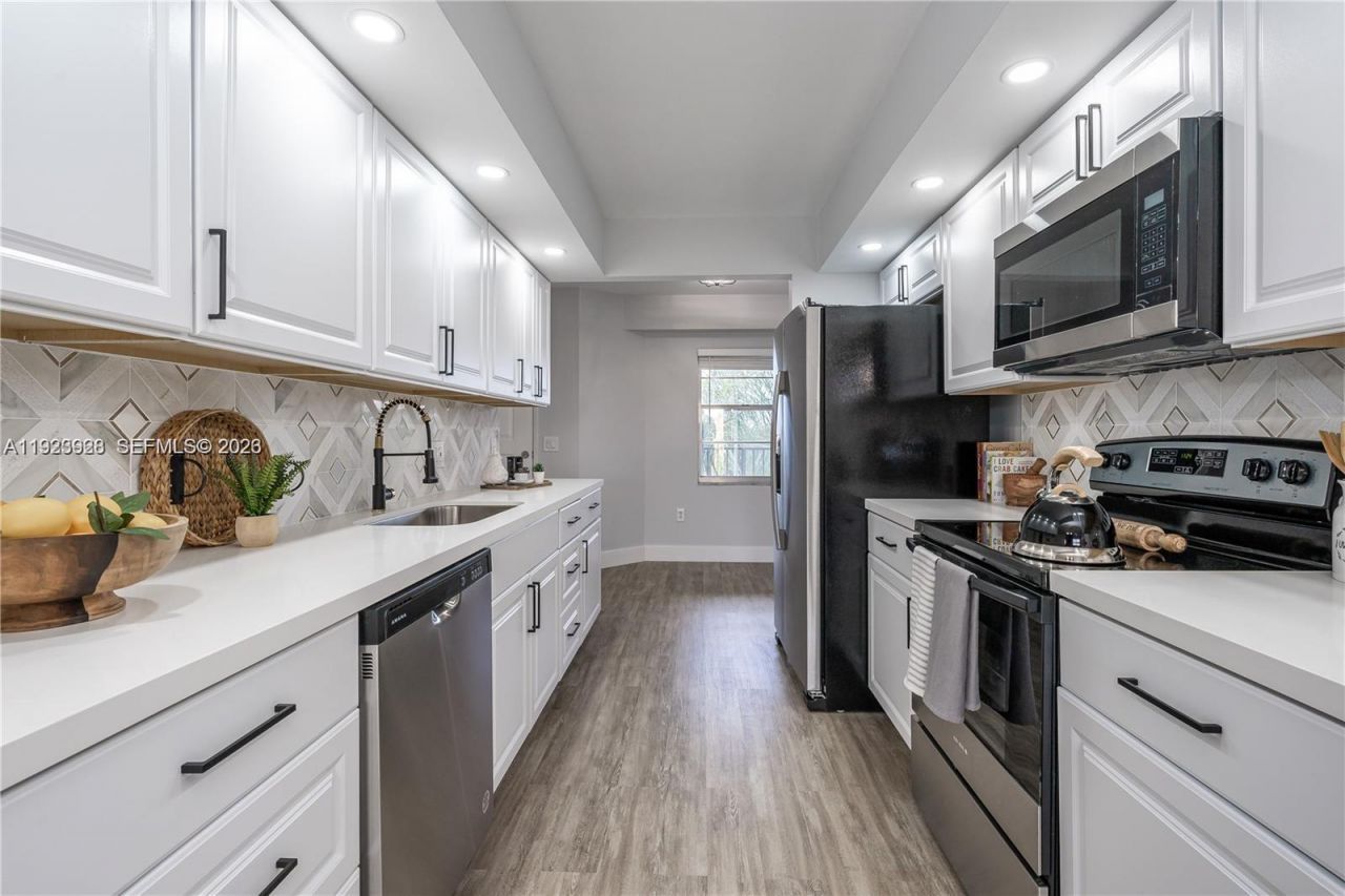 12955 SW 16th Ct, Unit 409M, Pembroke Pines, FL 33027 Photo