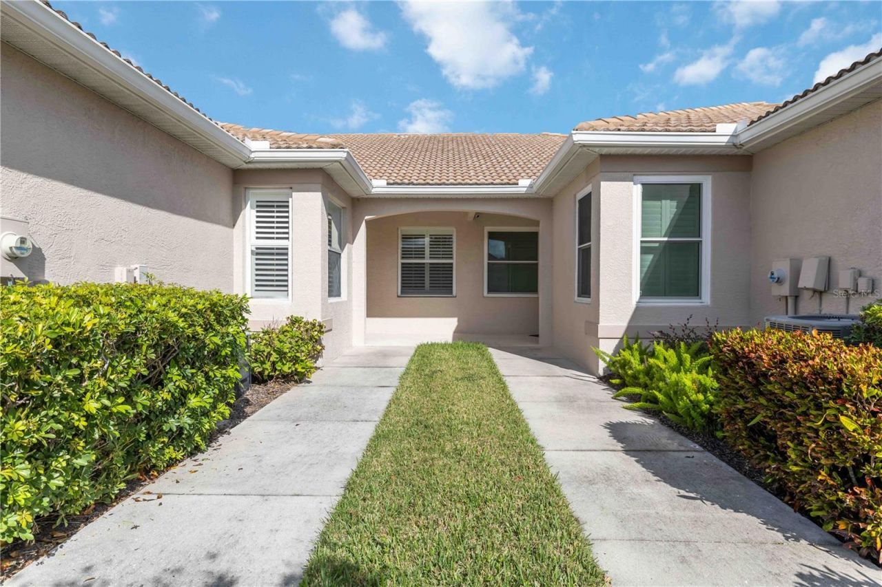 4209 Cascade Falls Drive, Sarasota, FL 34243 Photo