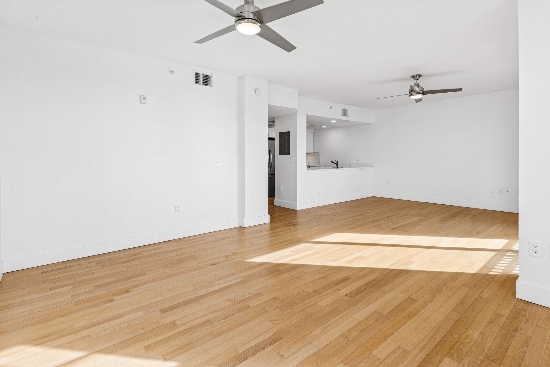 511 Lucerne Avenue, Unit 416, Lake Worth Beach, FL 33460 Photo